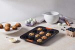 Le Creuset 12-Cup Muffin Tray - Image 6